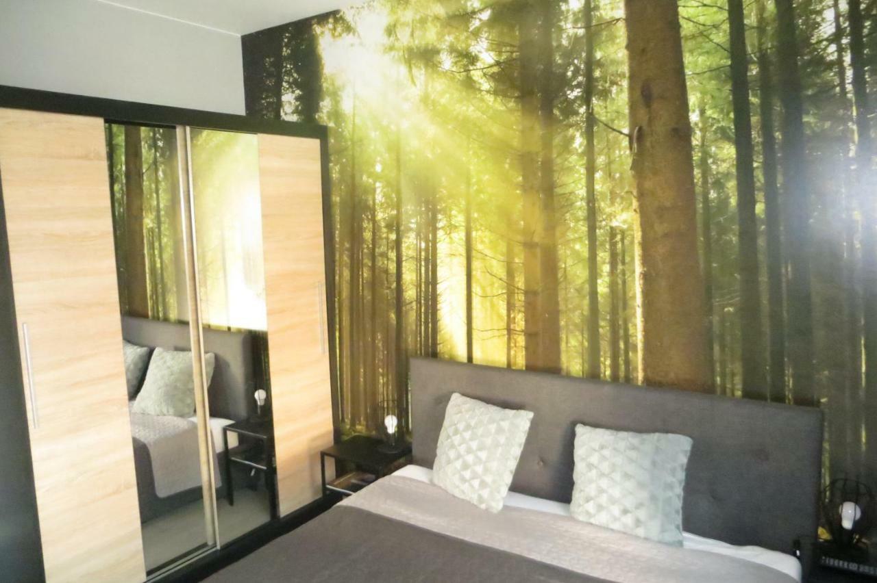 Apartament Modern Z Ogrodem ชกลาร์สกา ปอเรมบา ภายนอก รูปภาพ